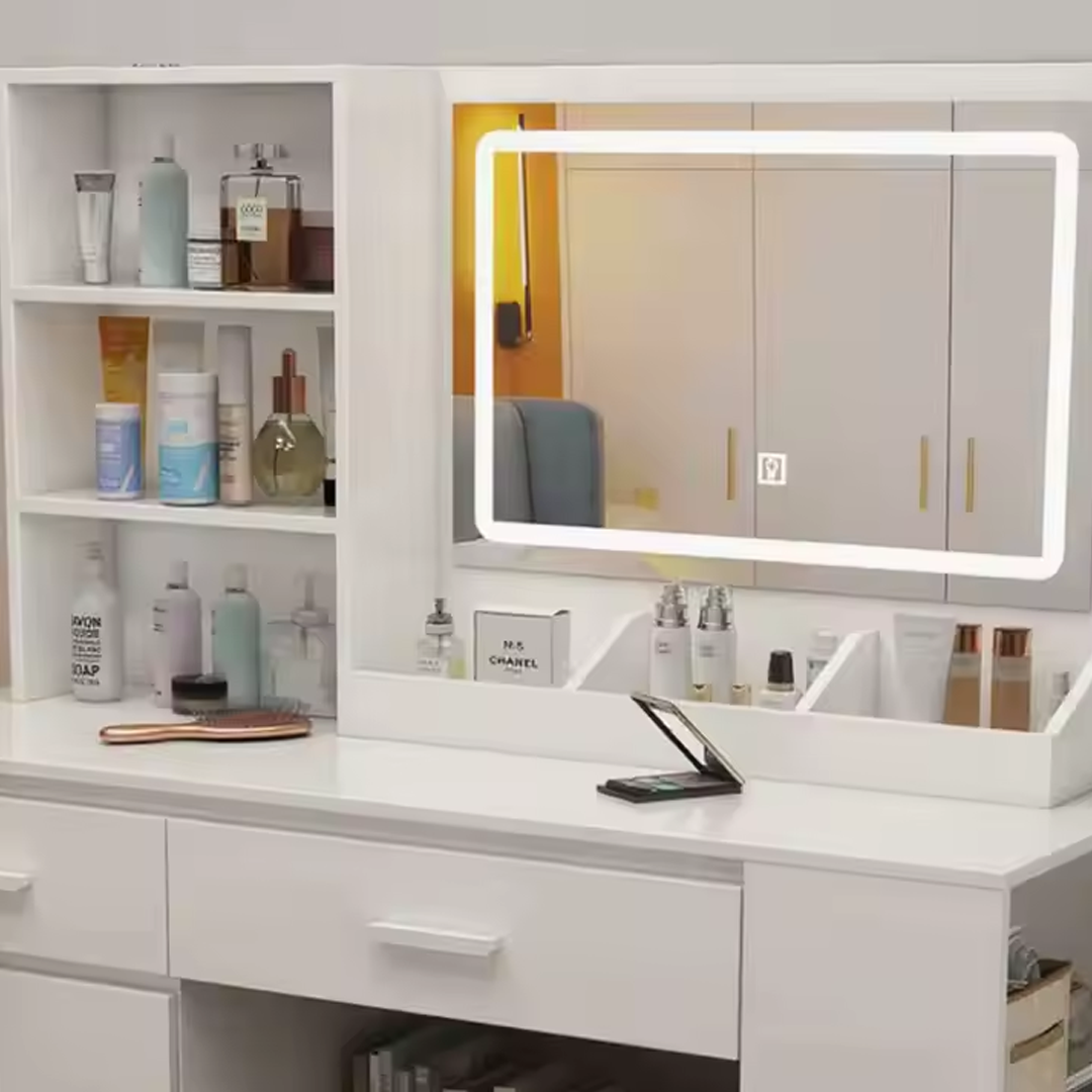 Stolik kosmetyczny - praktyczna organizacja w eleganckim designie